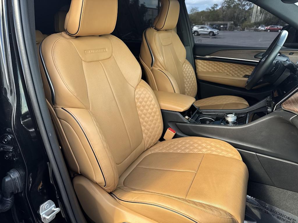 Thumbnail: 2022 Jeep Grand Cherokee - 13
