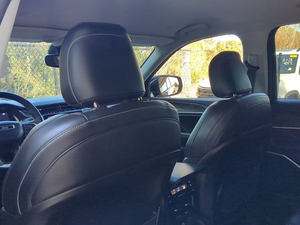 Thumbnail: 2022 Jeep Grand Cherokee L - 11