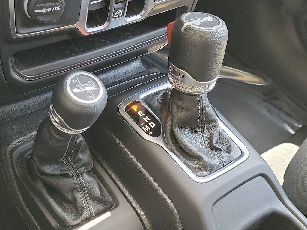 Thumbnail: 2025 Jeep Wrangler - 16