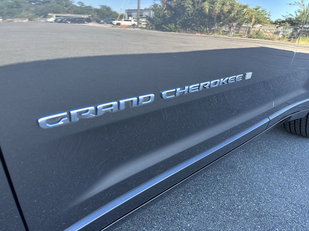 Thumbnail: 2022 Jeep Grand Cherokee - 26