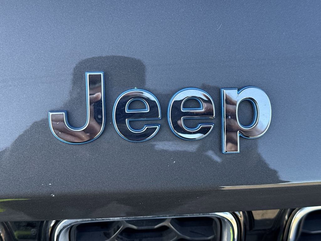 Thumbnail: 2022 Jeep Grand Cherokee - 7