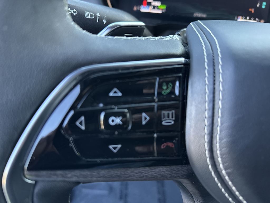 Thumbnail: 2022 Jeep Grand Cherokee - 32