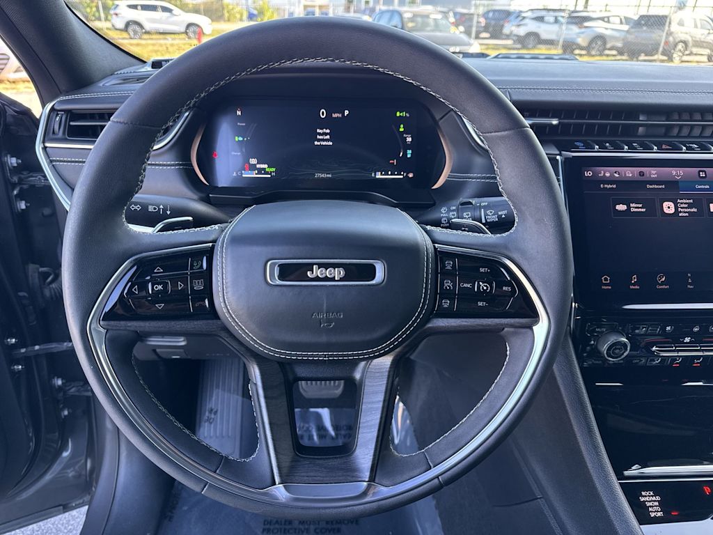 Thumbnail: 2022 Jeep Grand Cherokee - 14