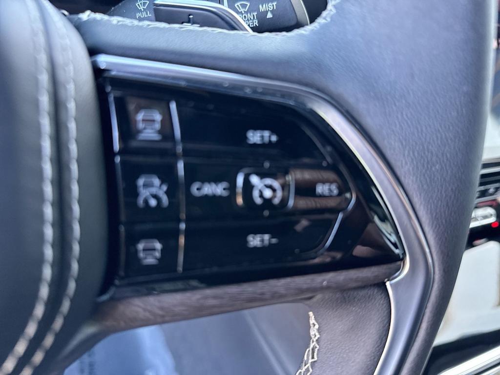 Thumbnail: 2022 Jeep Grand Cherokee - 28