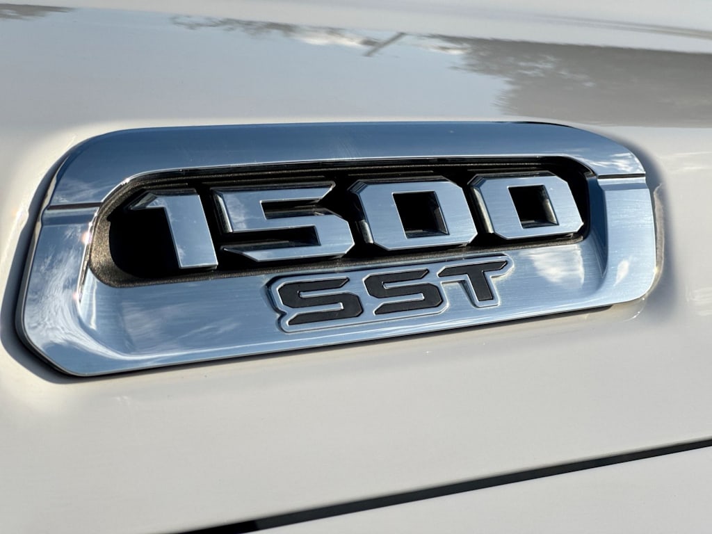 Thumbnail: 2025 RAM 1500 - 29