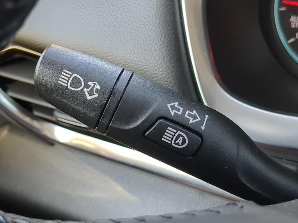 Thumbnail: 2021 Chevrolet Traverse - 32