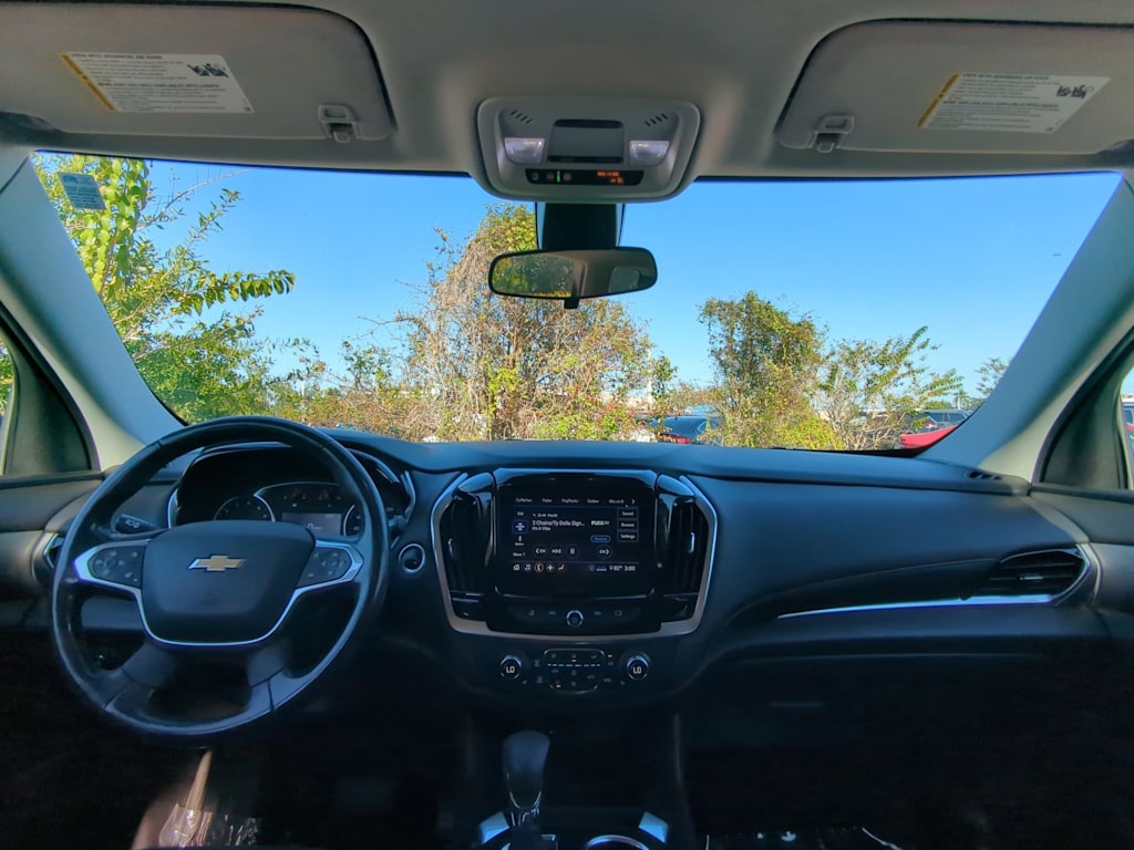 Thumbnail: 2021 Chevrolet Traverse - 10