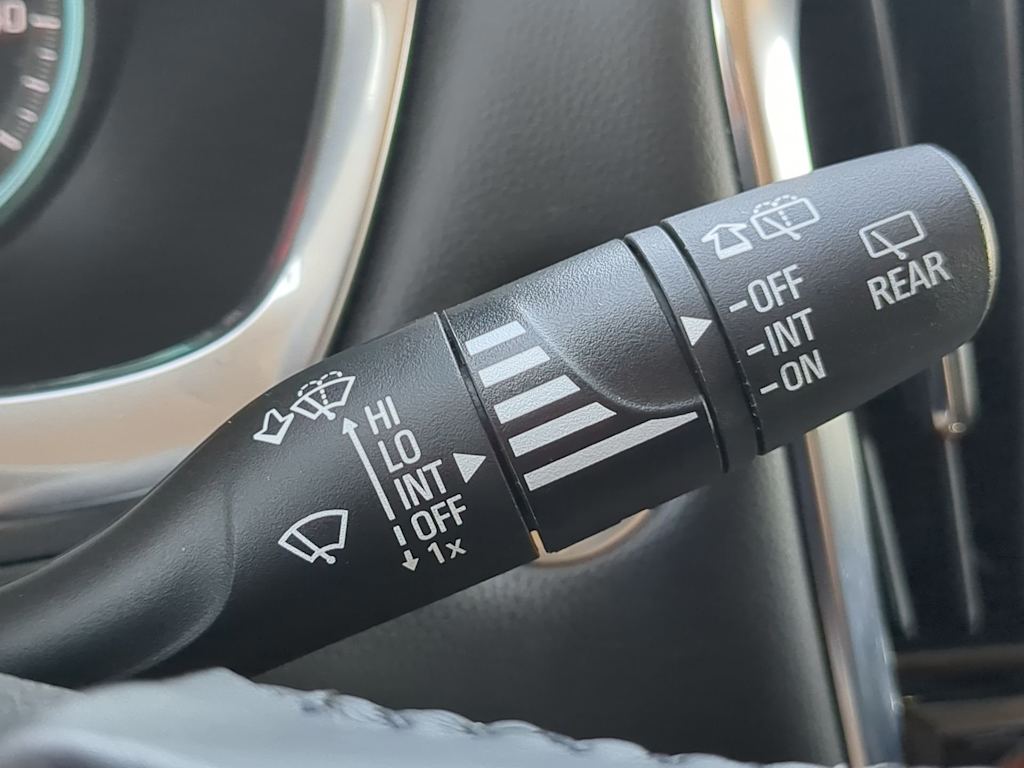 Thumbnail: 2021 Chevrolet Traverse - 31