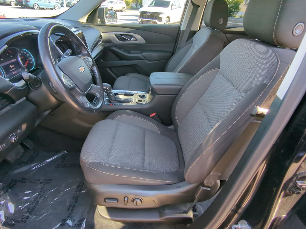 Thumbnail: 2021 Chevrolet Traverse - 11