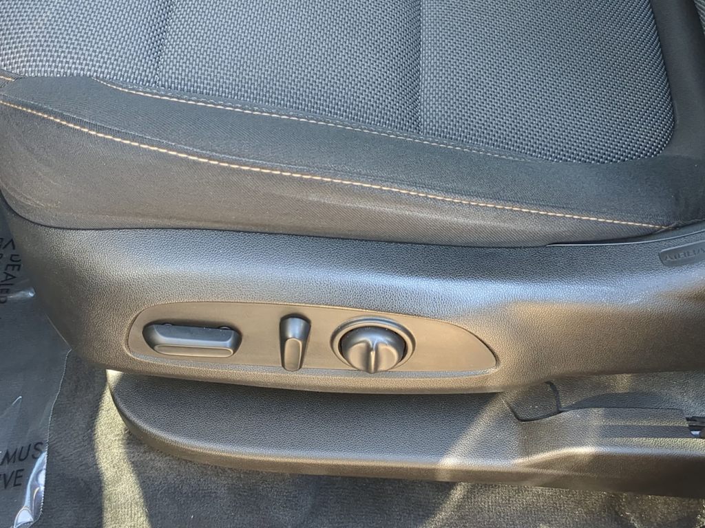 Thumbnail: 2021 Chevrolet Traverse - 25