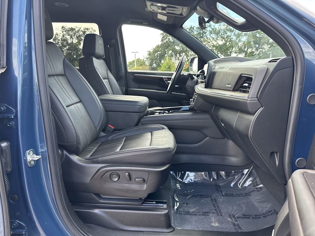 Thumbnail: 2025 Chevrolet Tahoe - 10