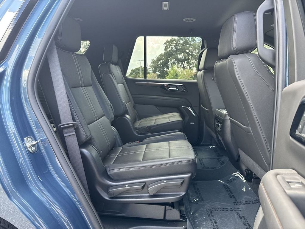 Thumbnail: 2025 Chevrolet Tahoe - 32