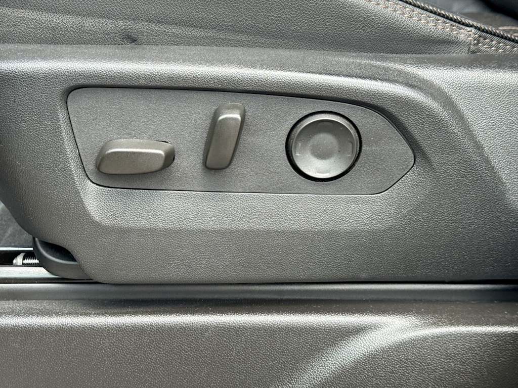 Thumbnail: 2025 Chevrolet Tahoe - 30
