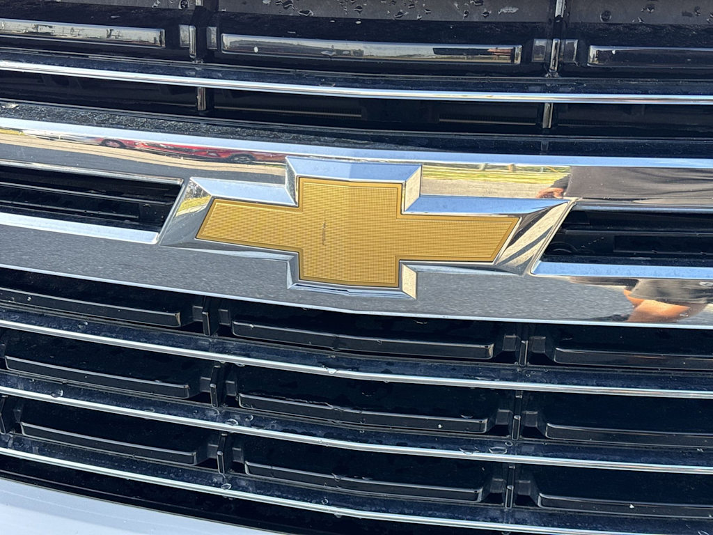 Thumbnail: 2024 Chevrolet Suburban - 7