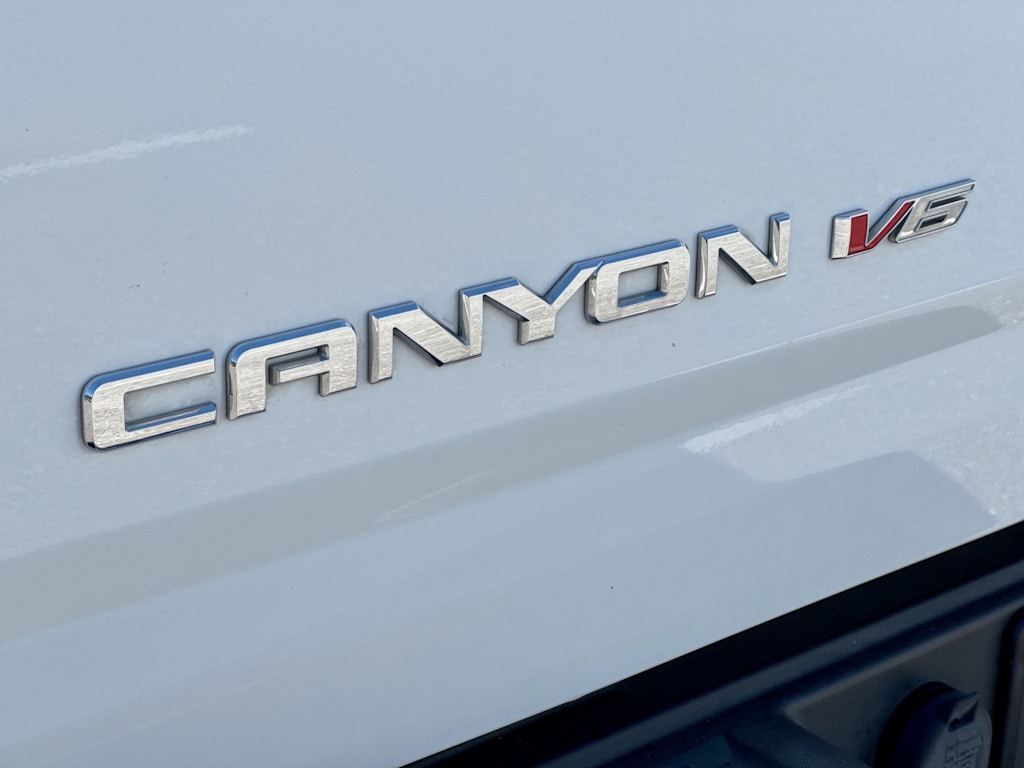 Thumbnail: 2019 GMC Canyon - 32