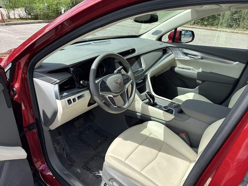 Thumbnail: 2025 Cadillac XT5 - 2