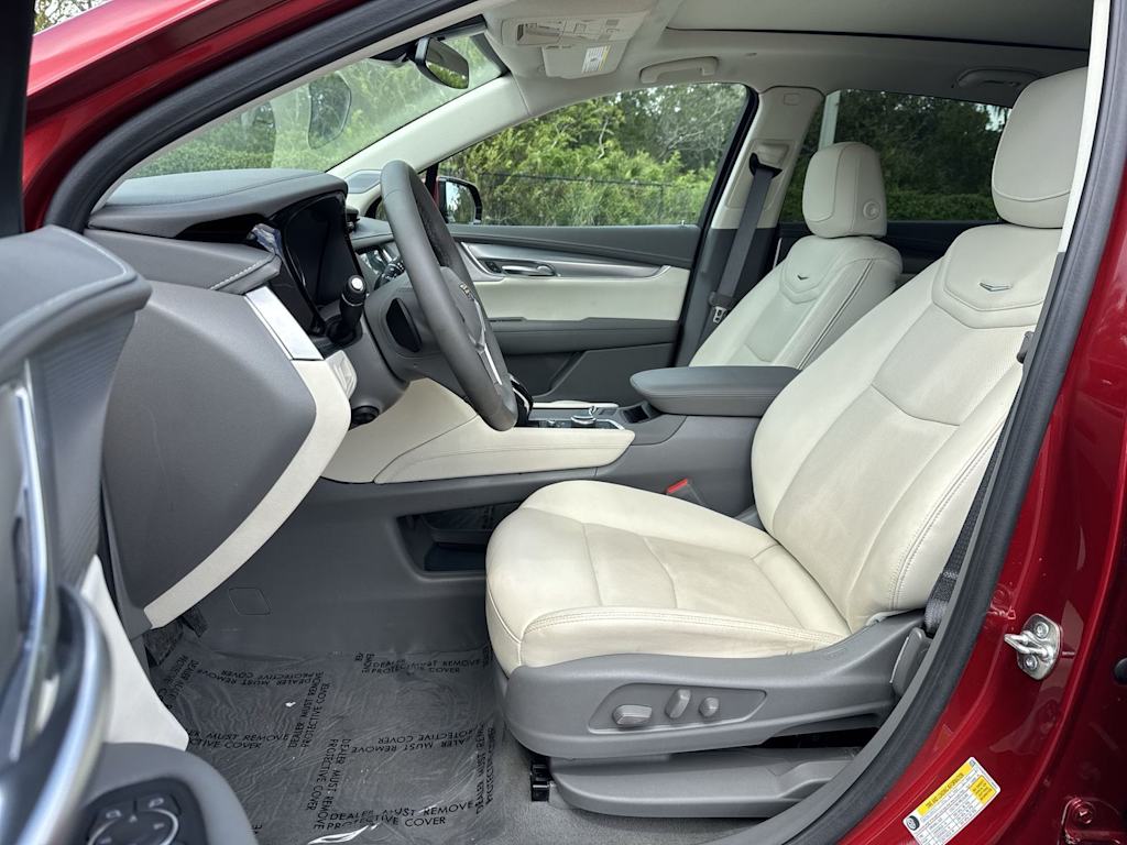 Thumbnail: 2025 Cadillac XT5 - 10