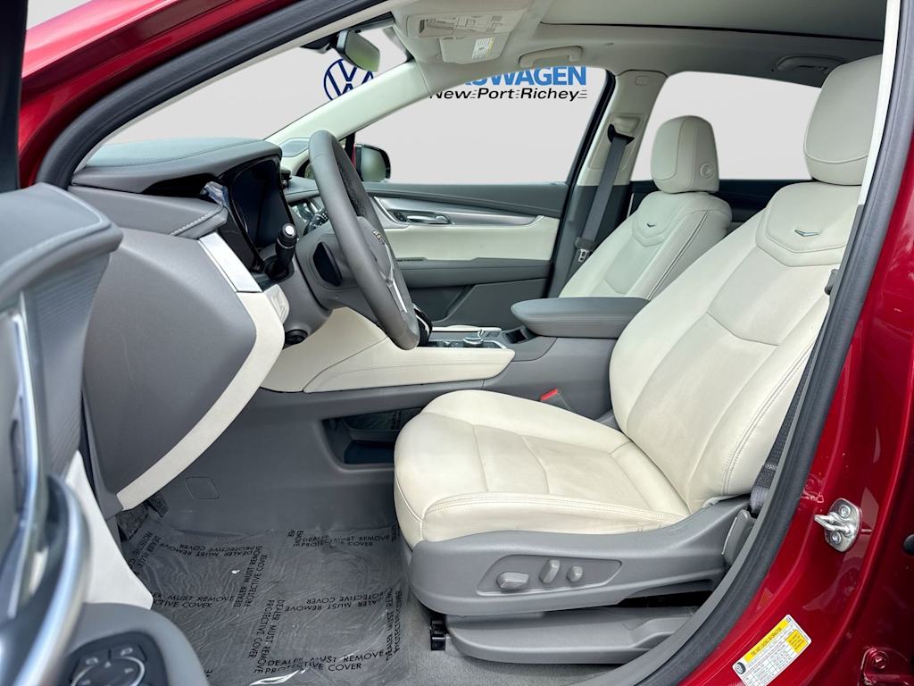 Thumbnail: 2025 Cadillac XT5 - 10