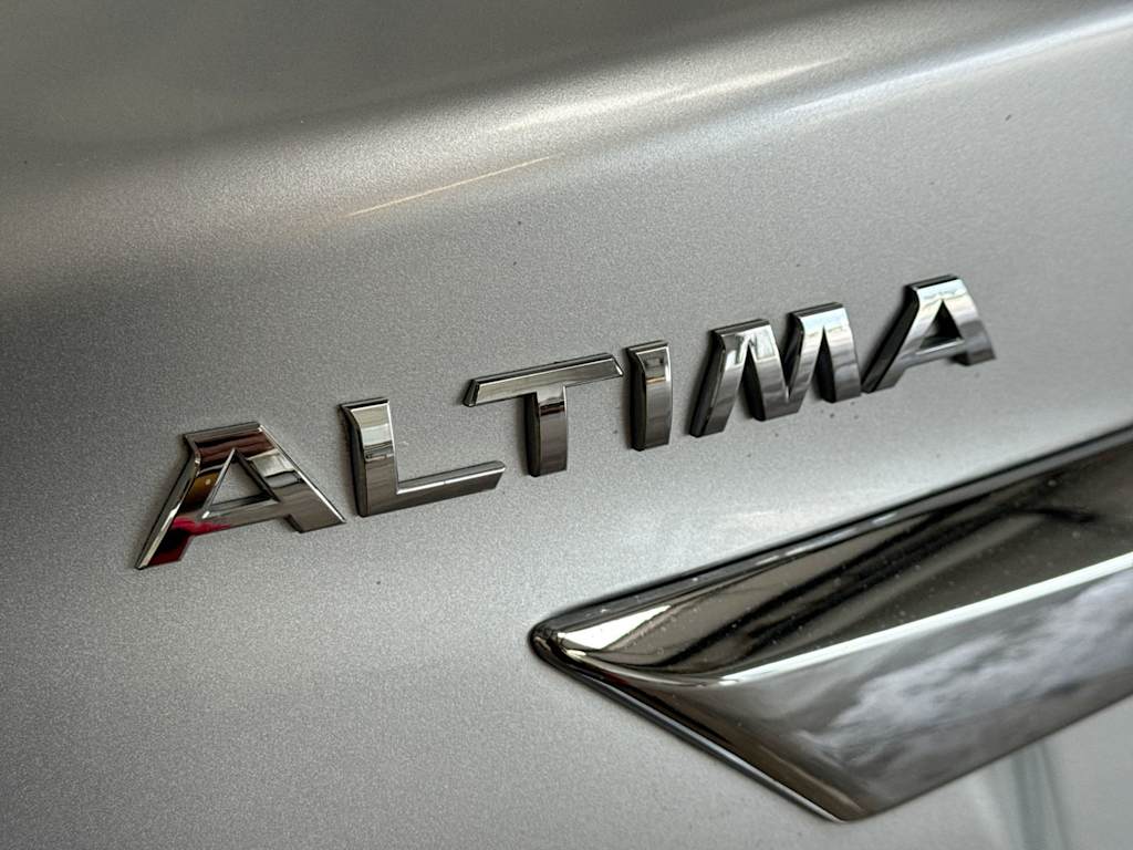 Thumbnail: 2015 Nissan Altima - 30