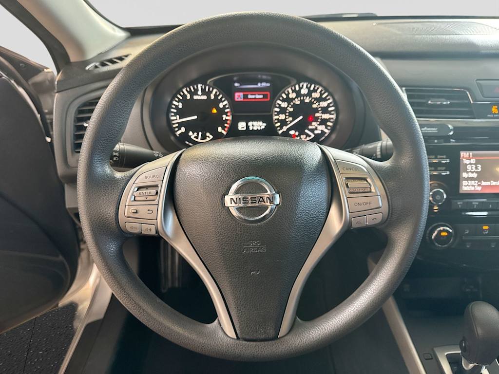 Thumbnail: 2015 Nissan Altima - 12