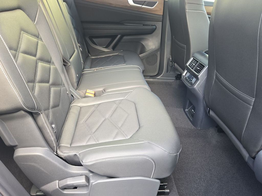 Thumbnail: 2026 Volkswagen Atlas - 12