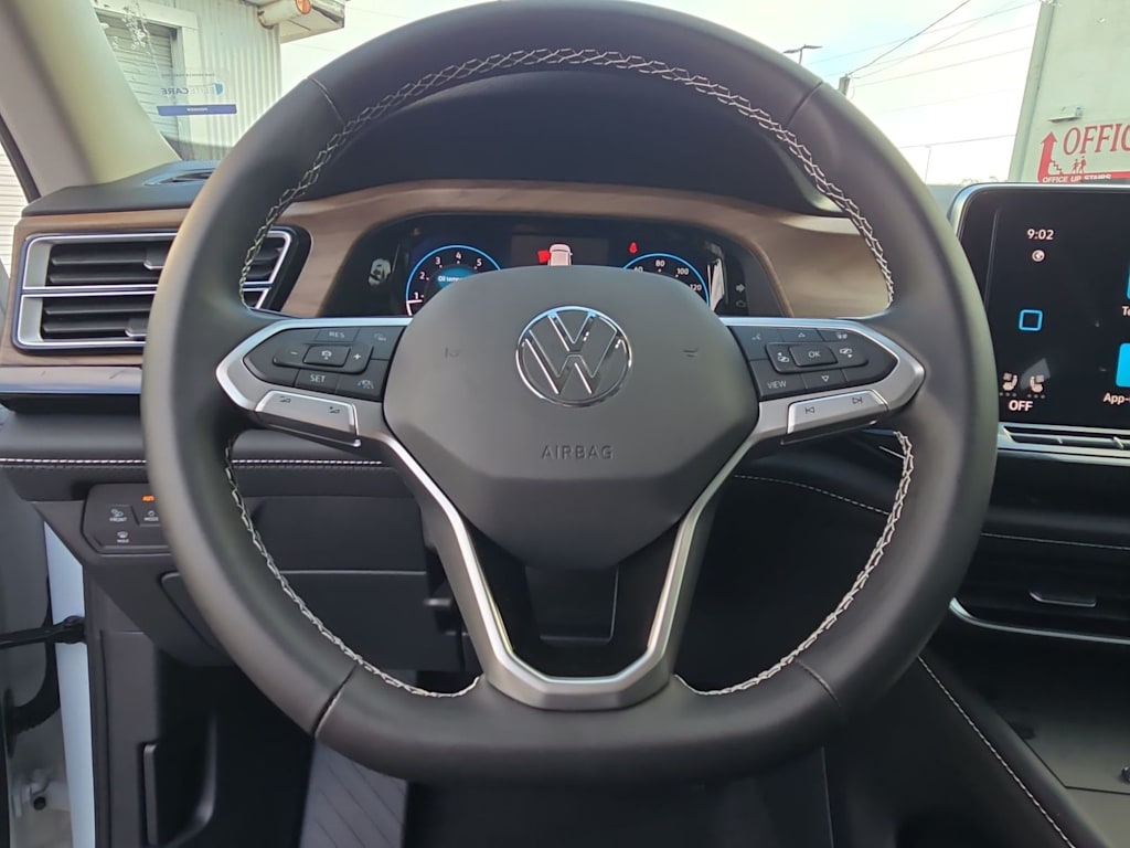 Thumbnail: 2026 Volkswagen Atlas - 14