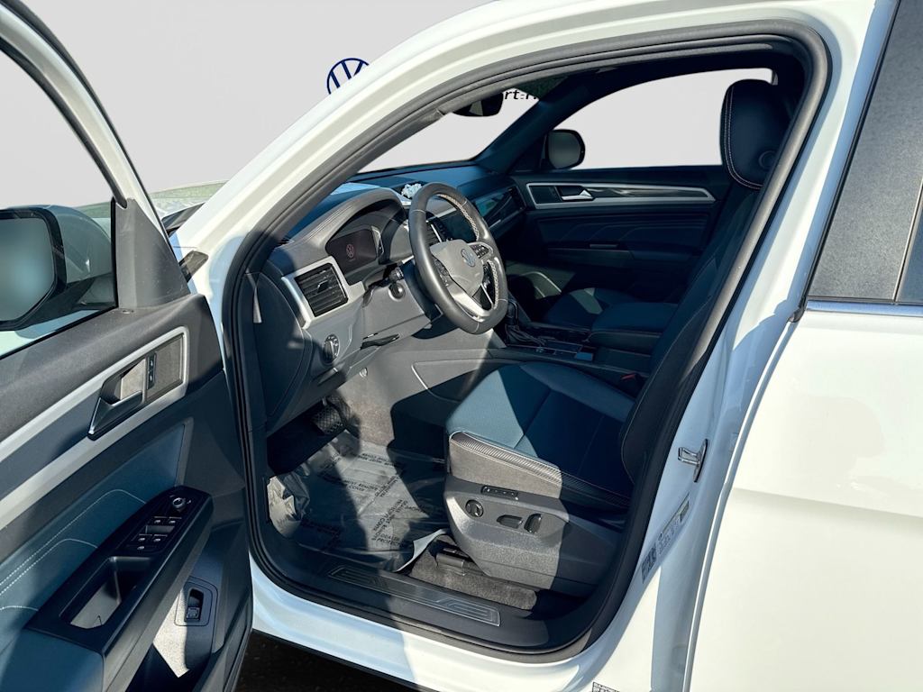 Thumbnail: 2021 Volkswagen Atlas - 24