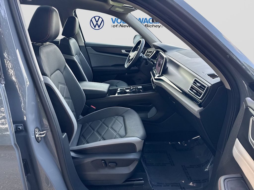 Thumbnail: 2024 Volkswagen Atlas - 12