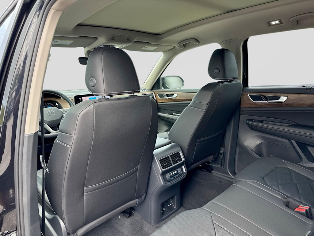 Thumbnail: 2026 Volkswagen Atlas - 12