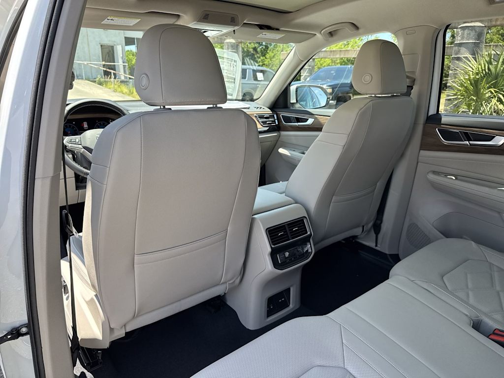 Thumbnail: 2026 Volkswagen Atlas - 13