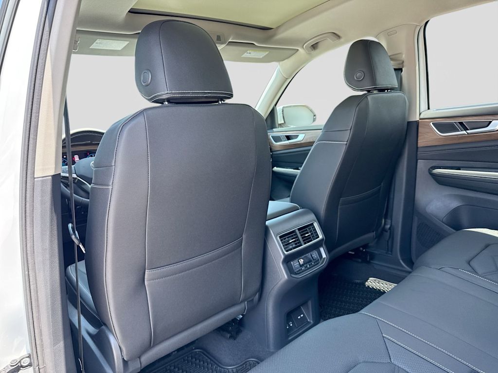 Thumbnail: 2026 Volkswagen Atlas - 12