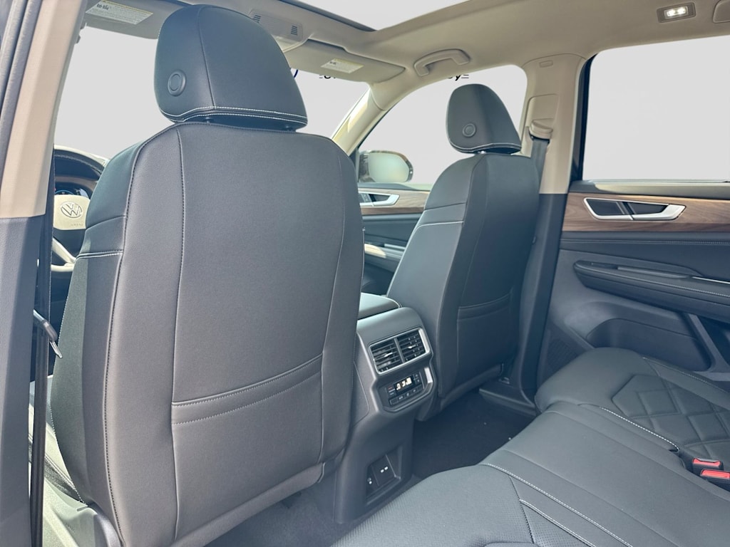 Thumbnail: 2026 Volkswagen Atlas - 10