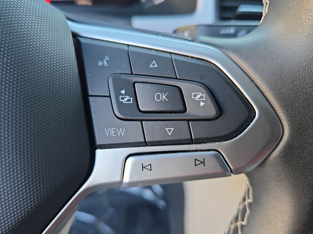 Thumbnail: 2022 Volkswagen Atlas - 33