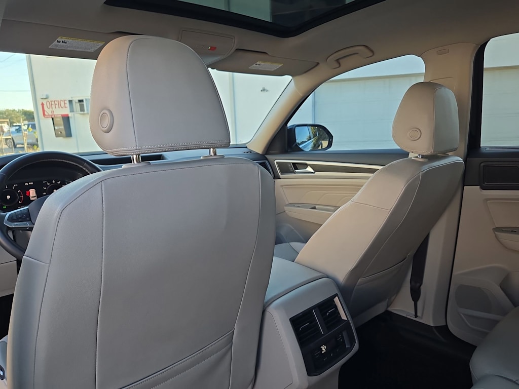 Thumbnail: 2022 Volkswagen Atlas - 11