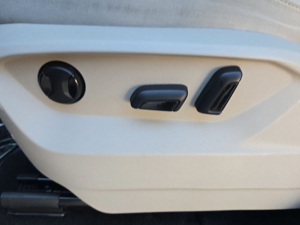 Thumbnail: 2022 Volkswagen Atlas - 27