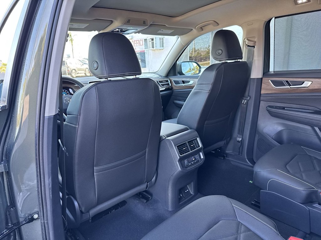 Thumbnail: 2026 Volkswagen Atlas - 12