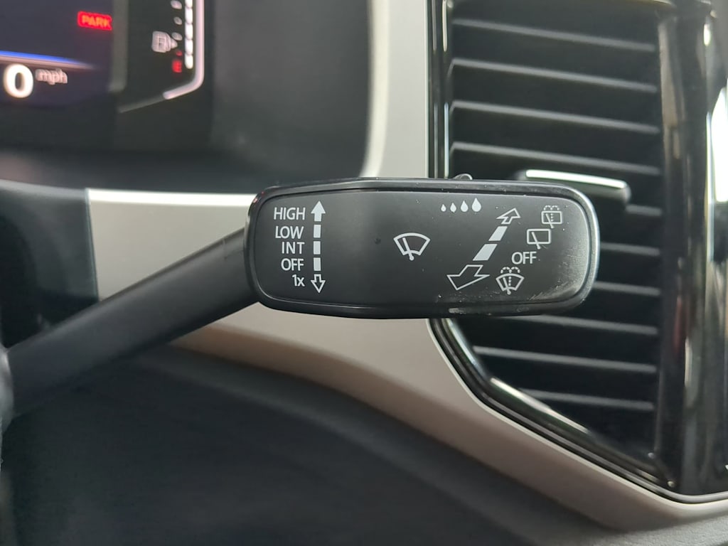 Thumbnail: 2022 Volkswagen Atlas - 16