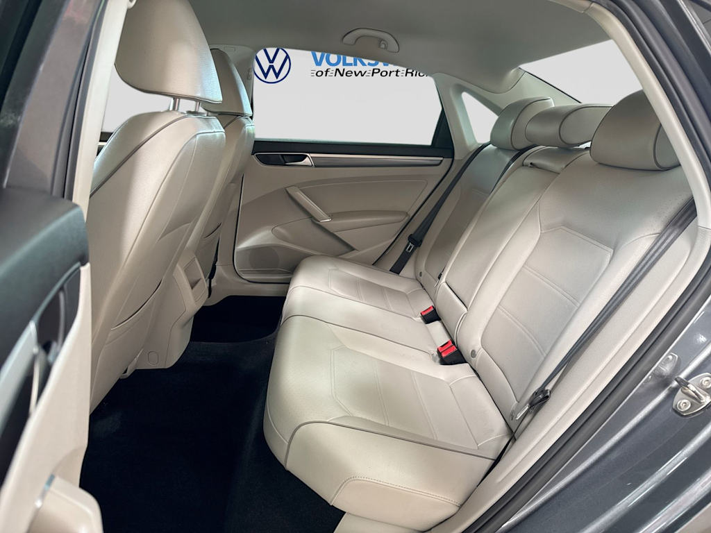 Thumbnail: 2018 Volkswagen Passat - 32
