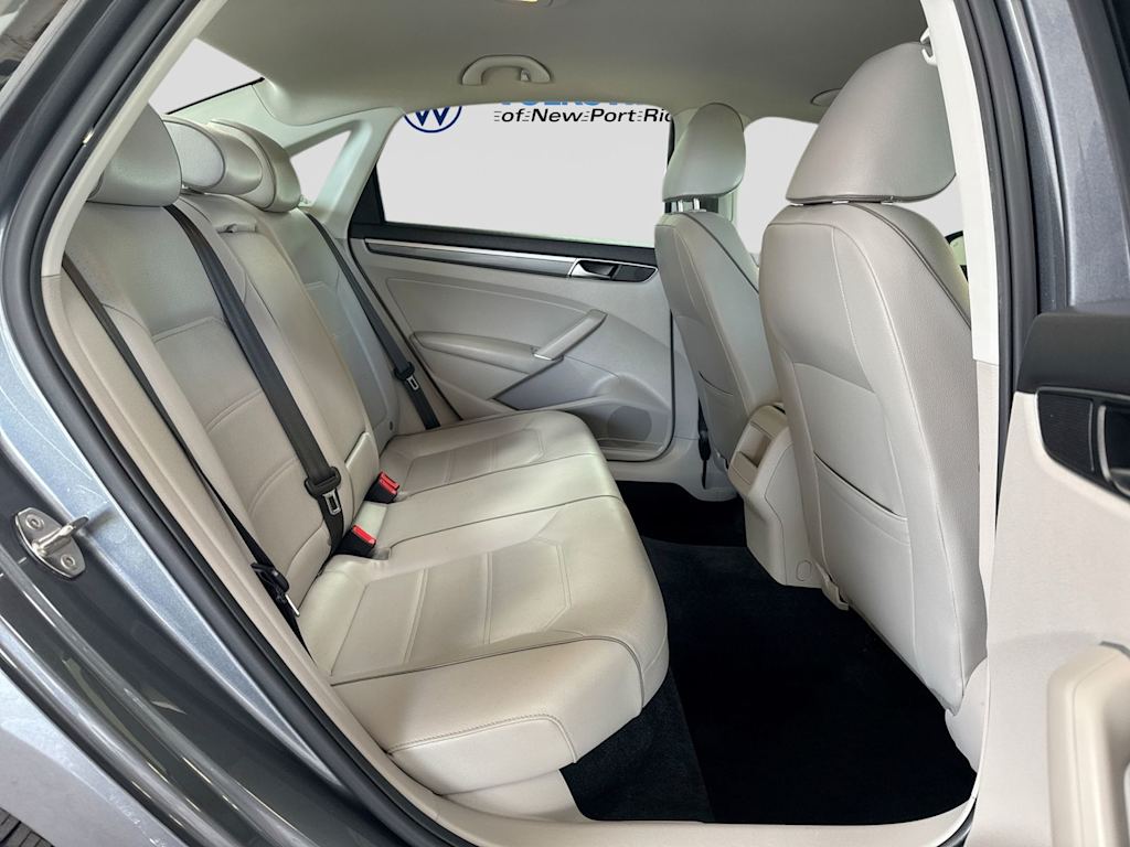 Thumbnail: 2018 Volkswagen Passat - 33