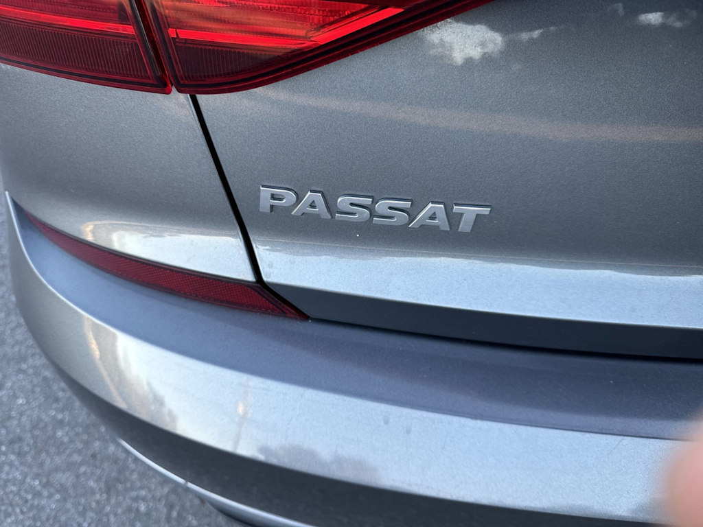 Thumbnail: 2018 Volkswagen Passat - 24