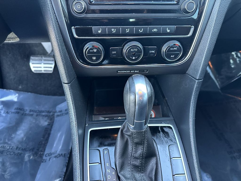 Thumbnail: 2018 Volkswagen Passat - 32