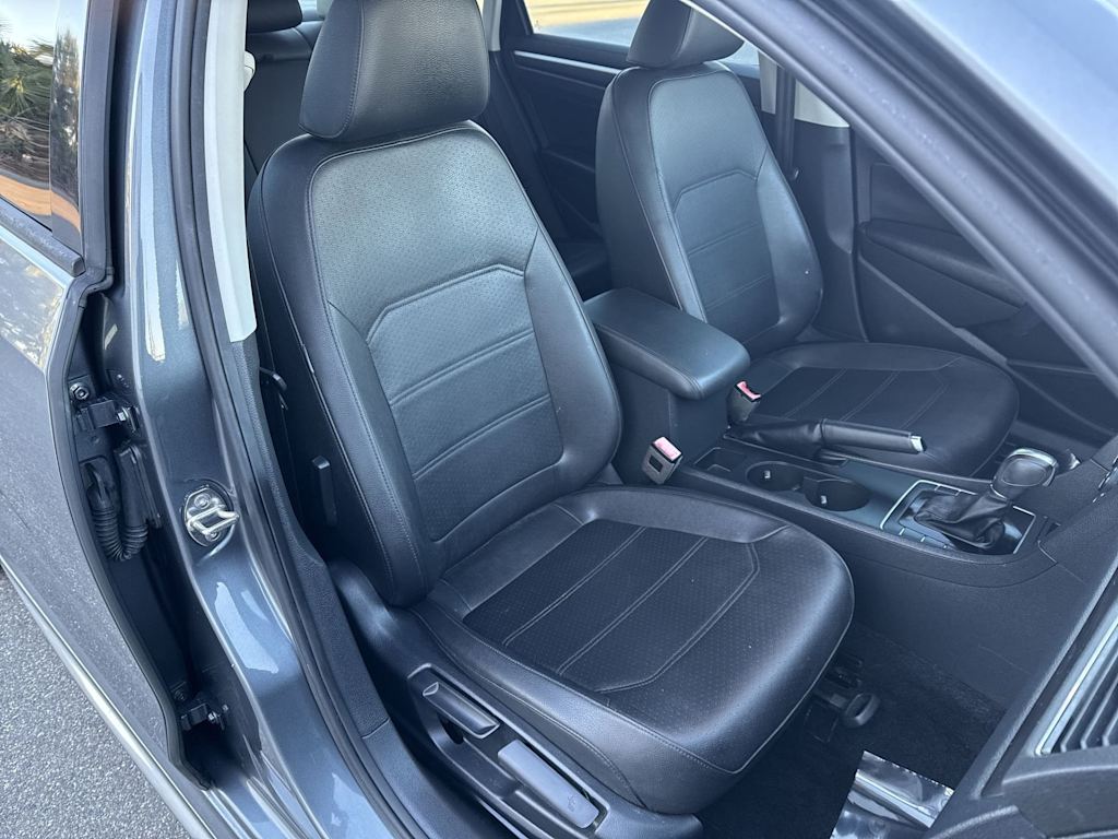 Thumbnail: 2018 Volkswagen Passat - 12