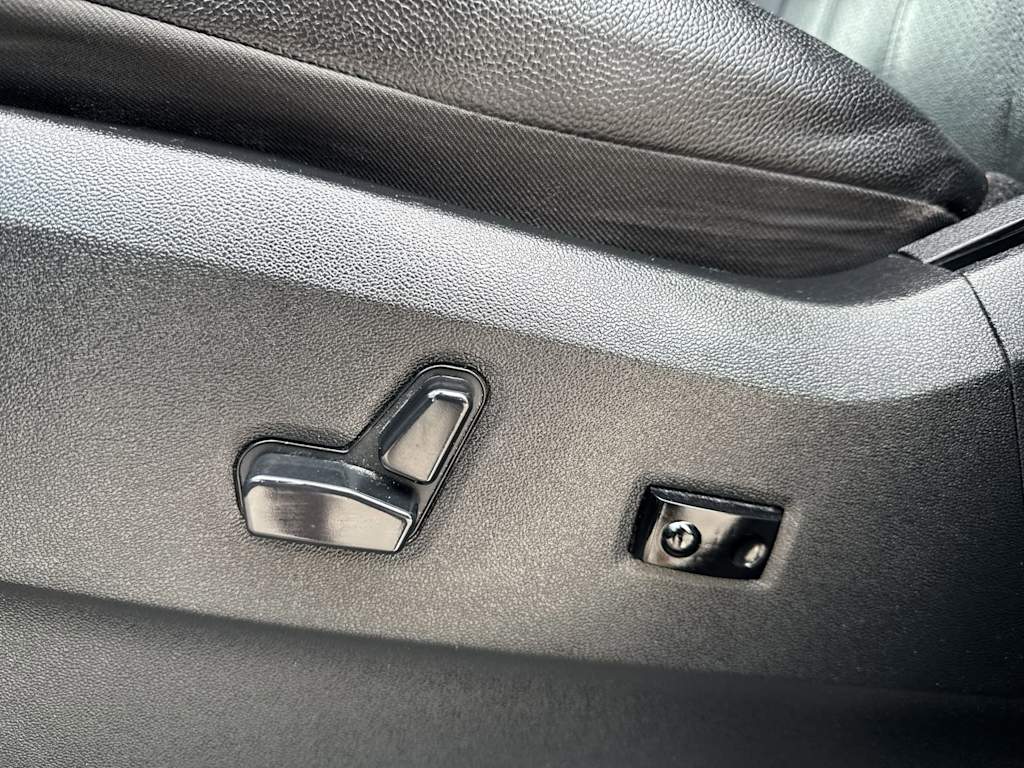 Thumbnail: 2020 Dodge Grand Caravan - 25
