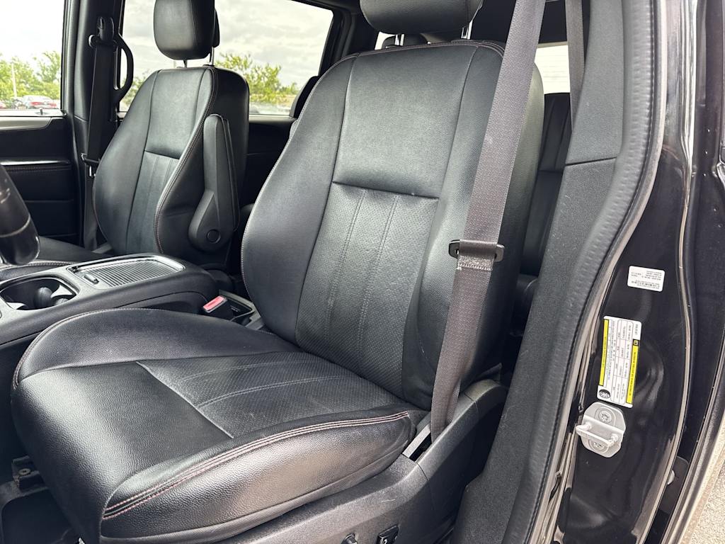 Thumbnail: 2020 Dodge Grand Caravan - 13