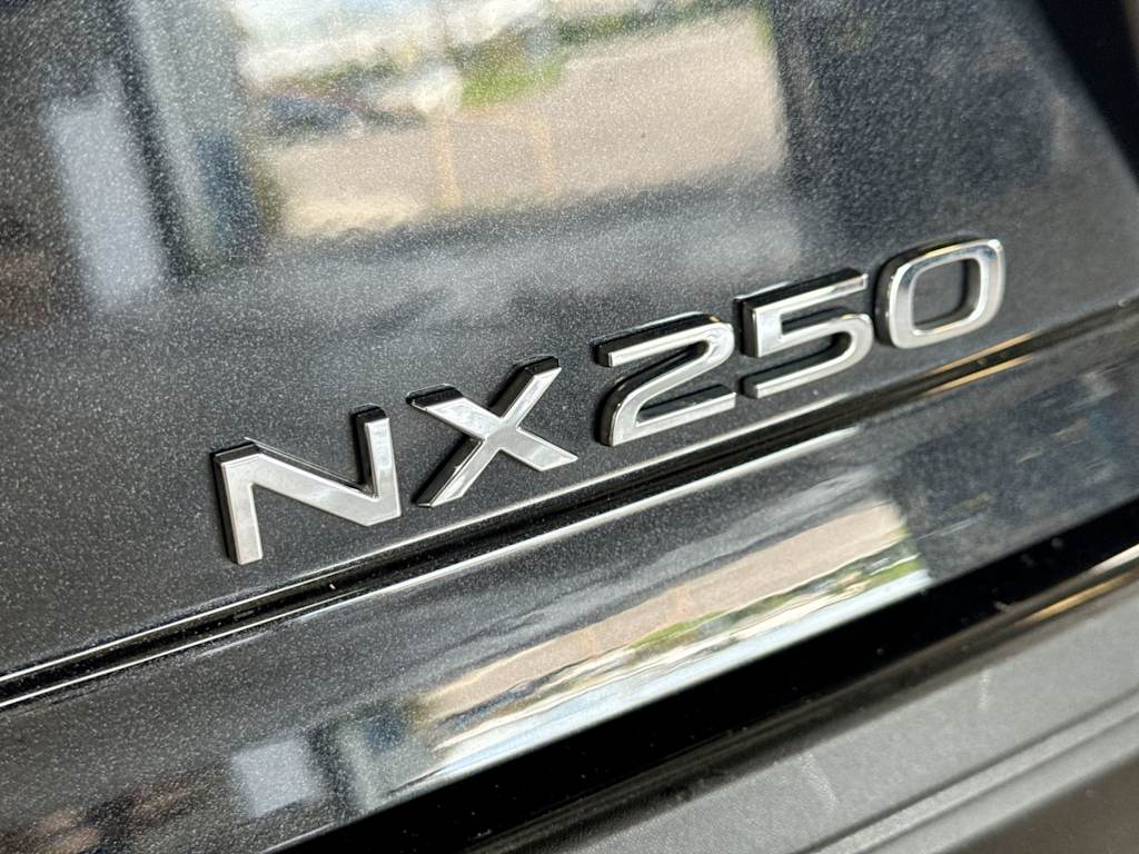 Thumbnail: 2025 Lexus ES - 6