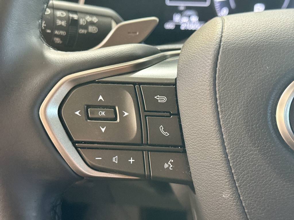 Thumbnail: 2025 Lexus ES - 34