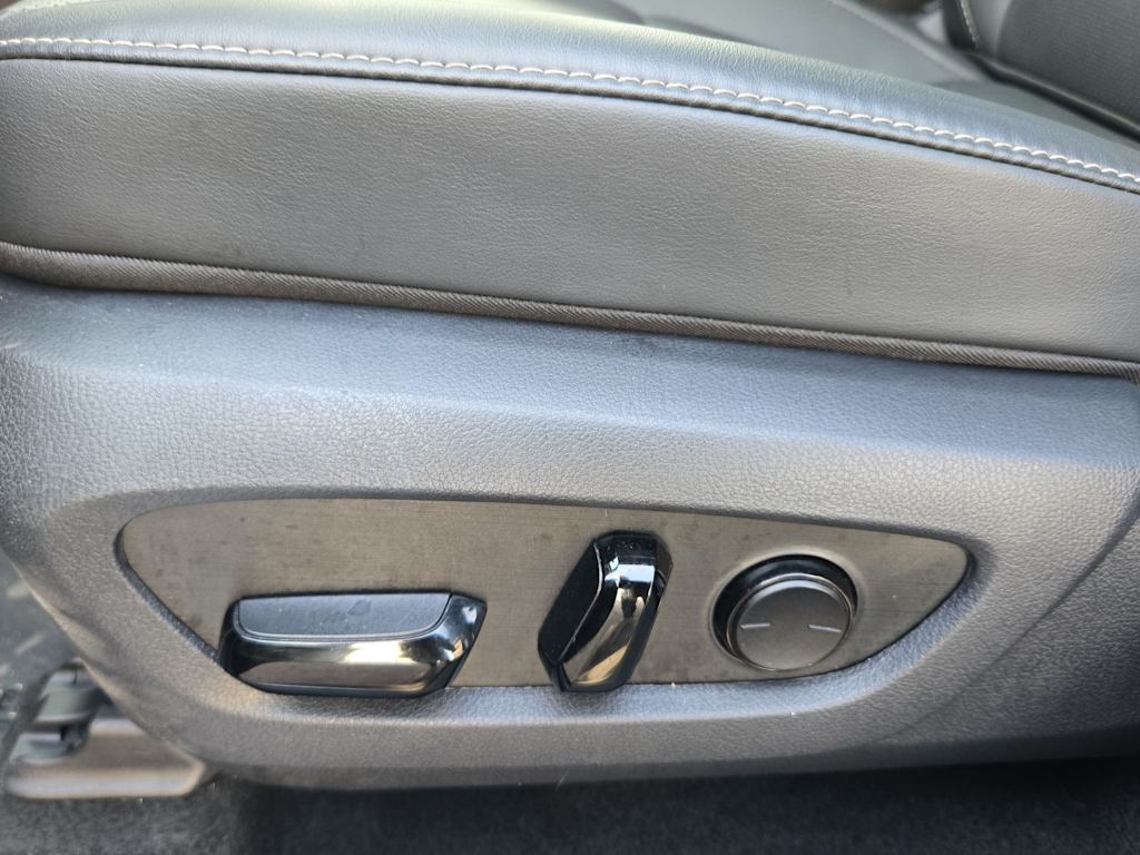 Thumbnail: 2025 Lexus RX - 26