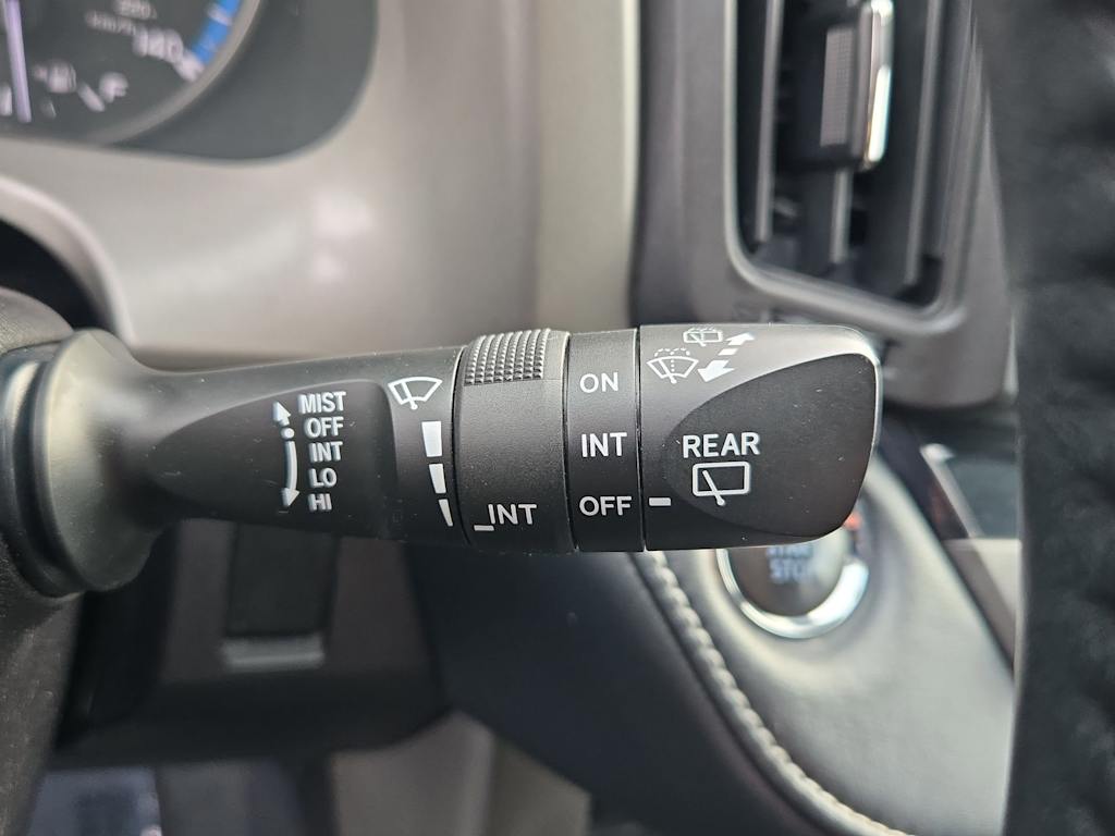 Thumbnail: 2018 Toyota RAV4 - 30