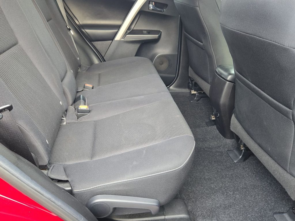 Thumbnail: 2018 Toyota RAV4 - 26