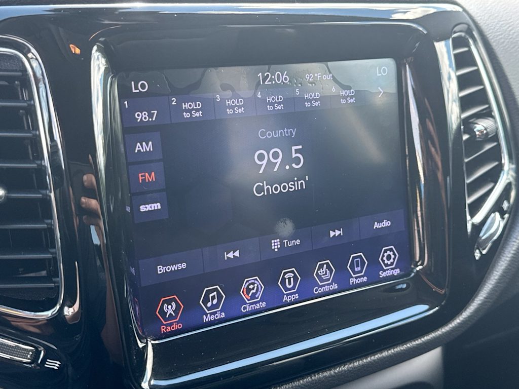 Thumbnail: 2021 Jeep Compass - 12